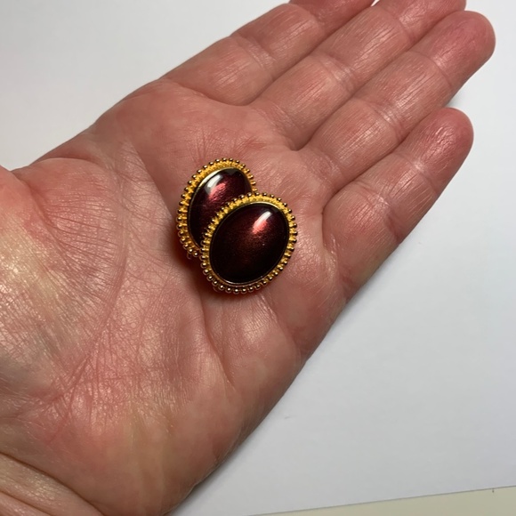 Vintage 1950's Tifari Earrings Wine Gold Tone Oval Clip On 1 inch Jewelry - Picture 7 of 8